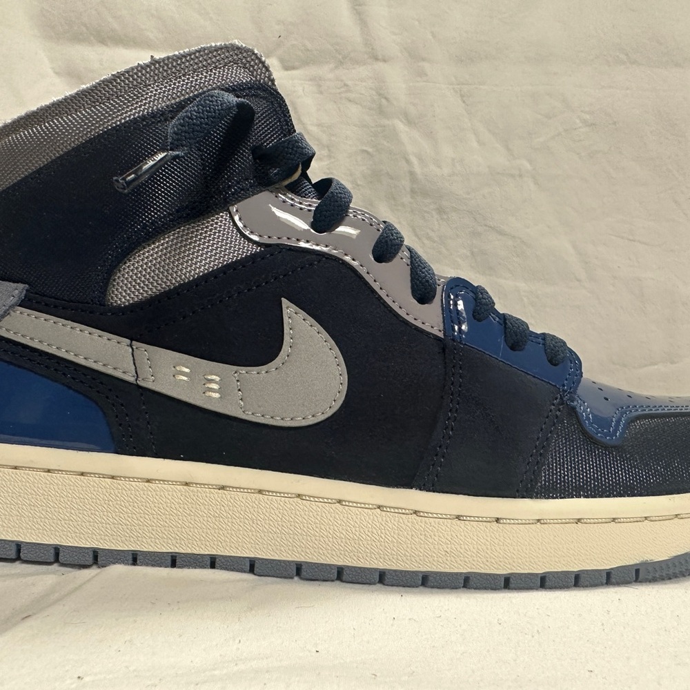 Nike Men's Navy and Gray Sneakers
